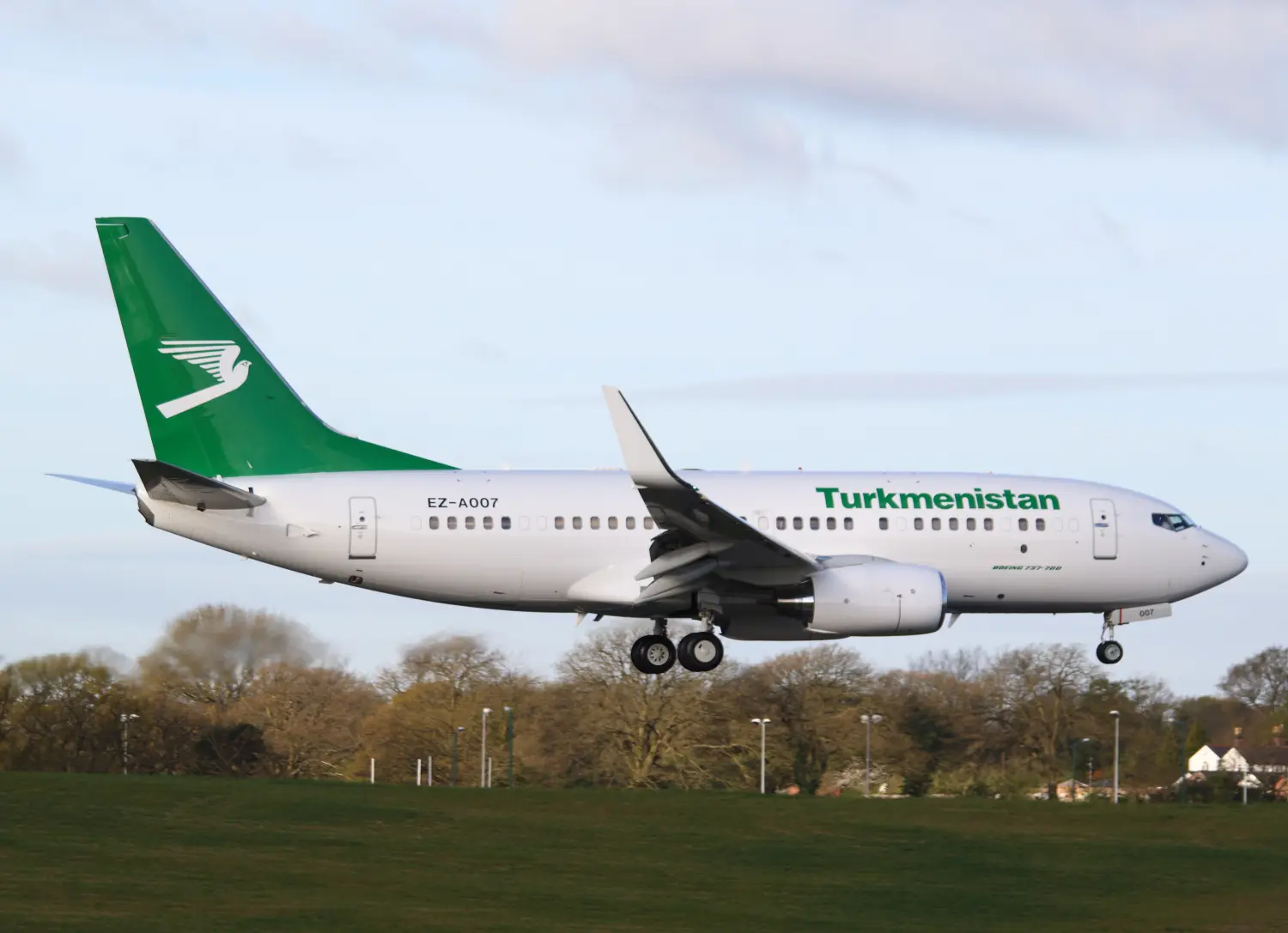 Turkmenistan Airlines Boeing 737